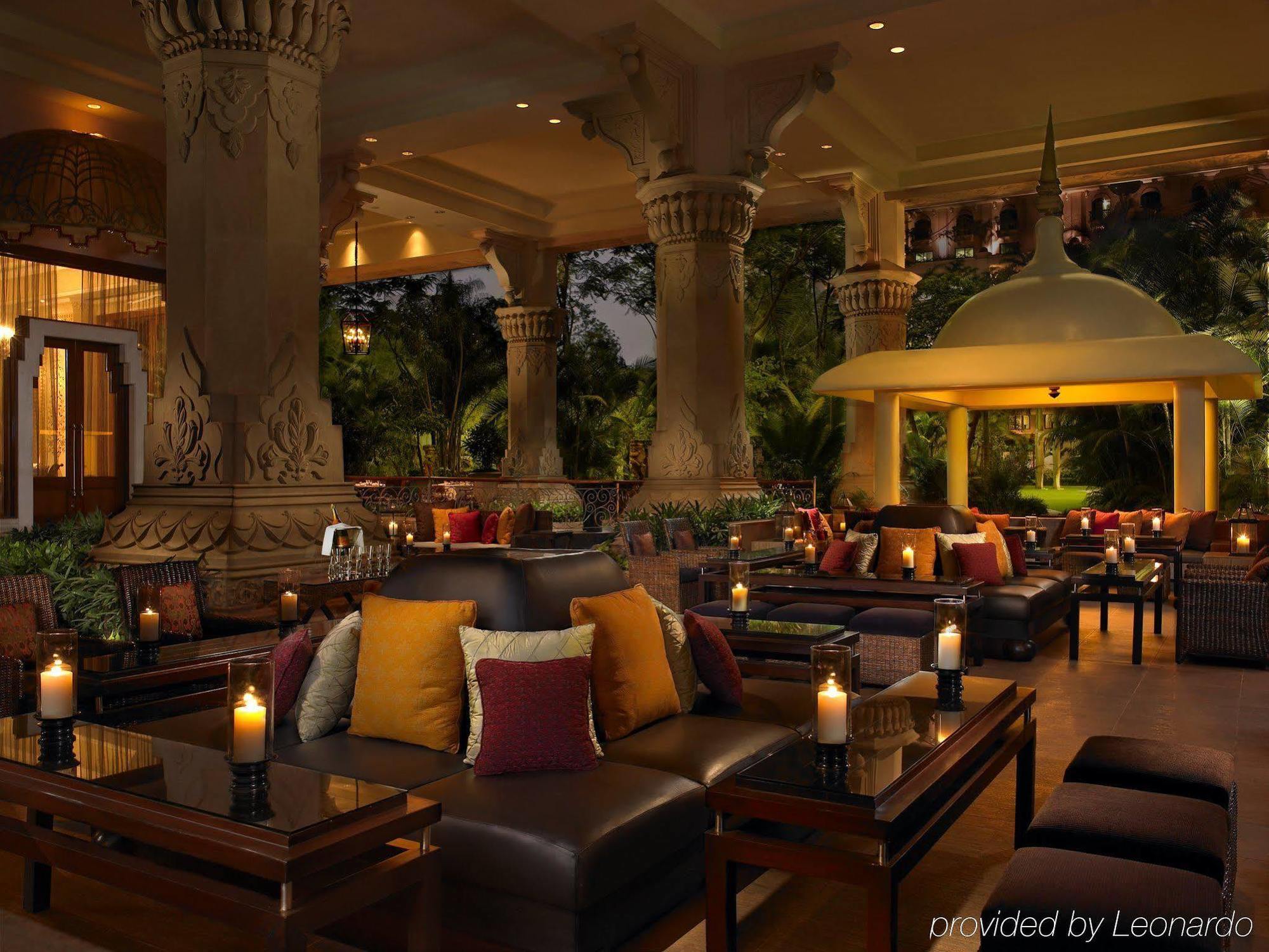 The Leela Palace Bengaluru Esterno foto The lobby